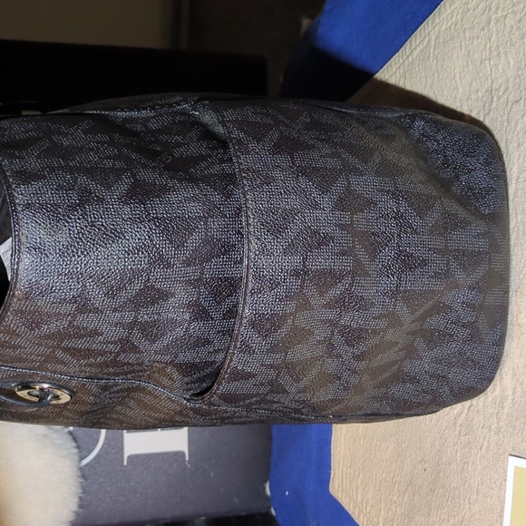 Michael Kors Jet Set Monogram Leather Tote NOW ONLY $75 - Picture 4 of 14